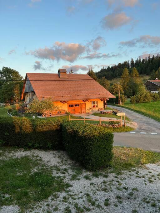 Nuit Insolite - La Cabane Du Haut-Doubs Les Gras Exterior photo